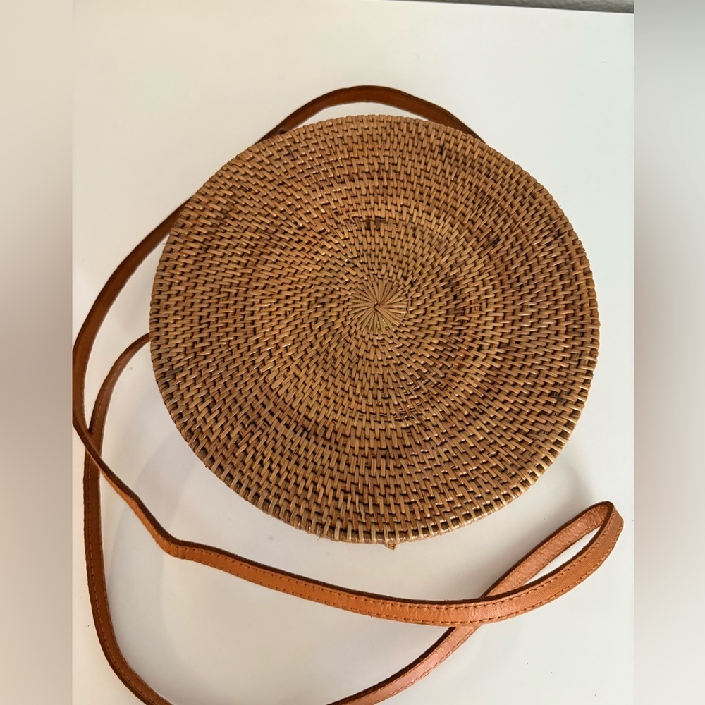 Woven Rattan circle bag ✨ crossbody - Picture 10 of 16